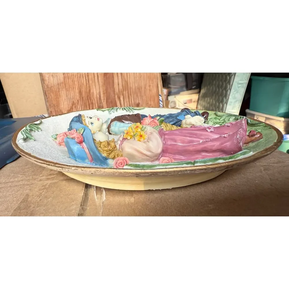 VINTAGE 3D WALL HANGING PLATE RESIN 8.66